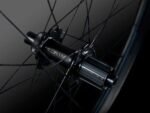 Roues de route en carbone Enve SES 3.4 blanches 39/43 mm, compatibles avec freins à disque et tubeless, 2024-2025 – Image 9