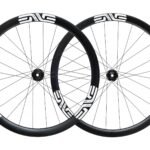 Roues de route en carbone Enve SES 3.4 blanches 39/43 mm, compatibles avec freins à disque et tubeless, 2024-2025